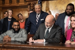 Senator Anthony H. Williams (D-Philadelphia) Attends Governor Wolf's Clean Slate Legislation Signing