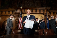 Senator Anthony H. Williams (D-Philadelphia) Attends Governor Wolf's Clean Slate Legislation Signing