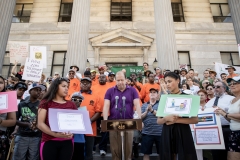 Sen. Leach Leads Families Belong Together Protest