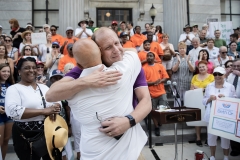 Sen. Leach Leads Families Belong Together Protest