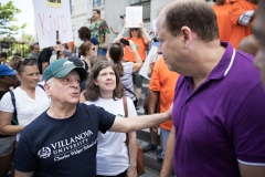 Sen. Leach Leads Families Belong Together Protest