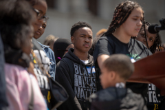 8 de mayo de 2023: El senador Sharif Street organiza una marcha estudiantil por la seguridad de las armas en Harrisburg. El programa Forget Me Knot tiene su sede en Filadelfia y ofrece formación laboral, tutoría y recursos educativos a jóvenes en situación de riesgo afectados por la pobreza y los abusos.