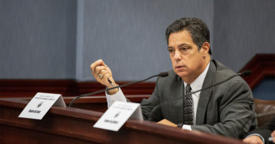 Senador Jay Costa