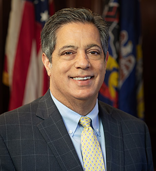 Senador Jay Costa