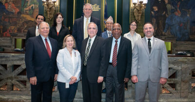 Los senadores Collett y Mensch celebran la Fundación Boston Legacy