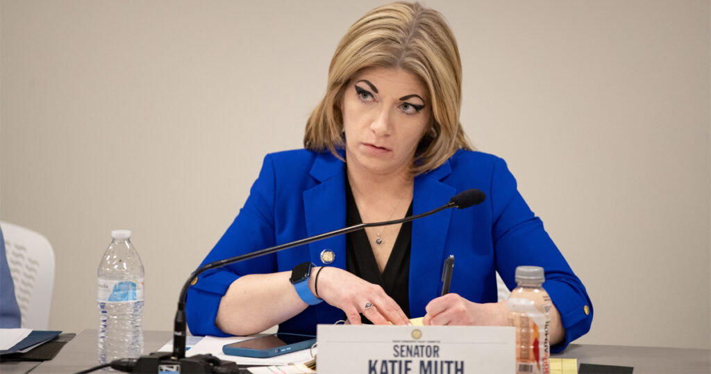 Senadora Katie Muth